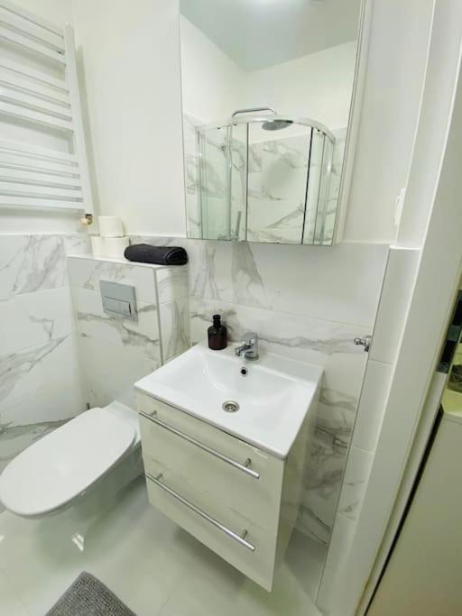 Apartmán Bezagenta Mozart8 Studio Easy Access To City Wifi Varšava Exteriér fotografie