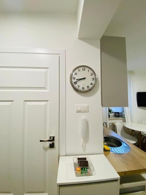 Apartmán Bezagenta Mozart8 Studio Easy Access To City Wifi Varšava Exteriér fotografie